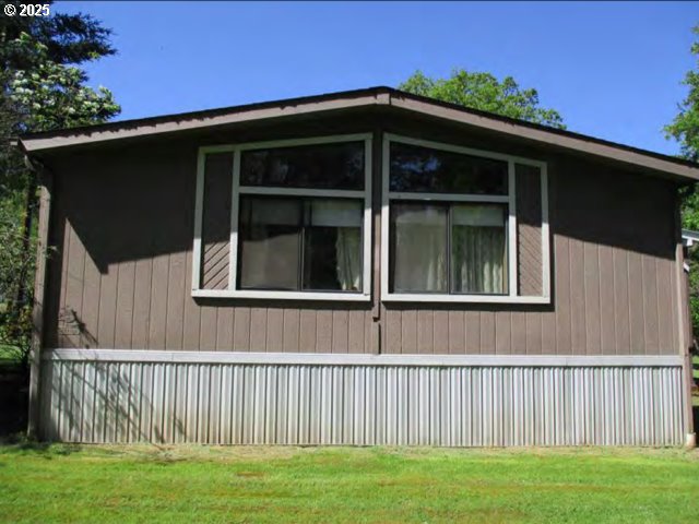 3250 Fisher Road Roseburg, OR 97471 - Photo 8 of 19 Gallery Image 8
