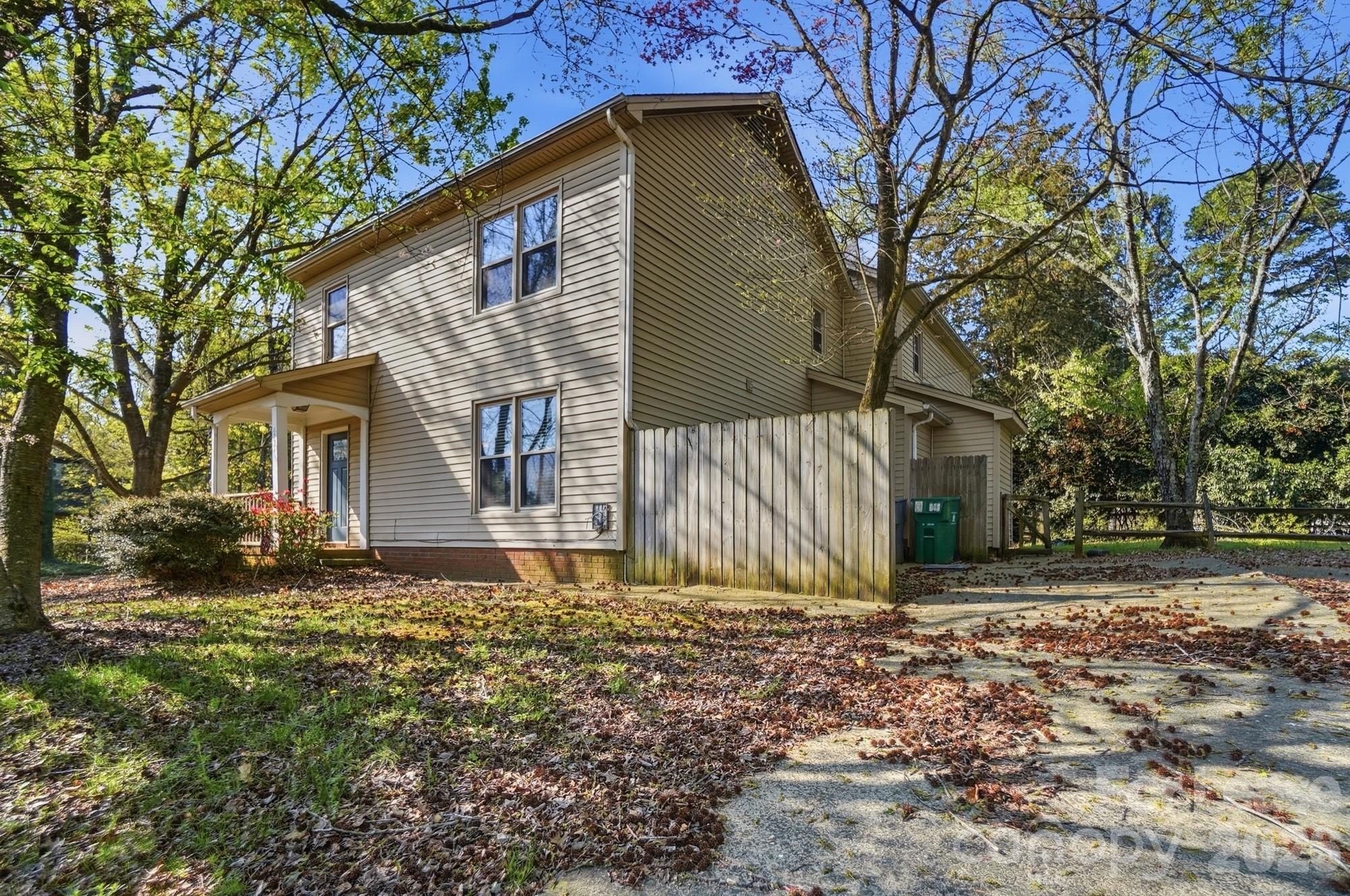 6724 Old Reid Road Charlotte, NC 28210 - Photo 2 of 27