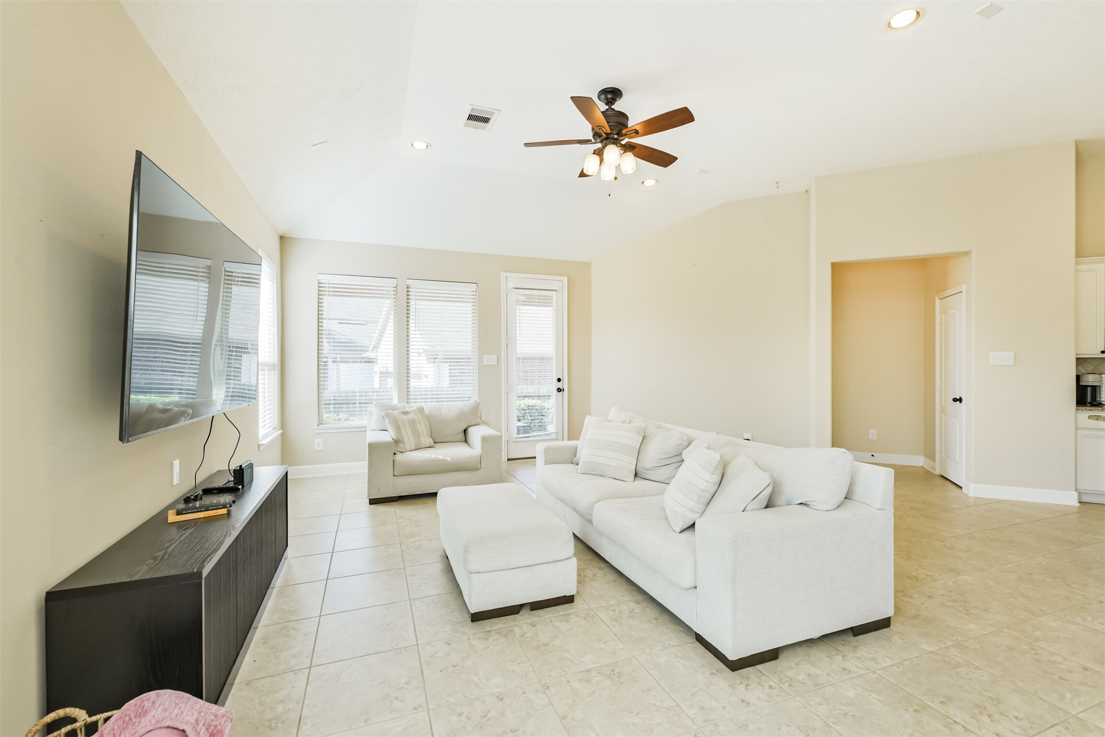 1803 Nantz Lane Conroe, TX 77304 - Photo 6 of 17