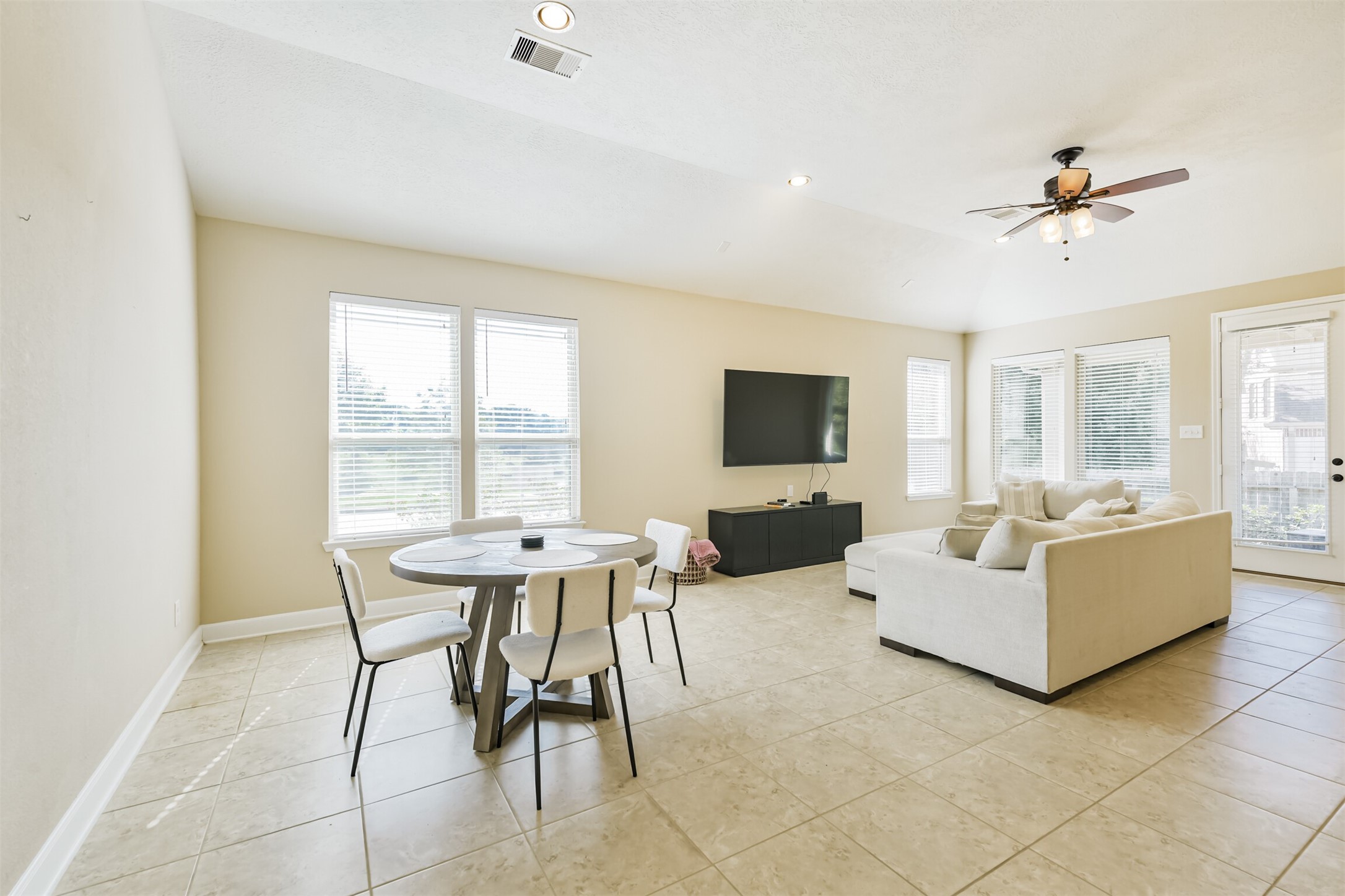 1803 Nantz Lane Conroe, TX 77304 - Photo 10 of 17