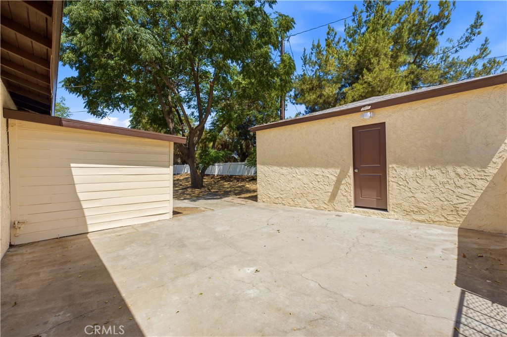 21820 Cajalco Road Perris, CA 92570 - Photo 32 of 42