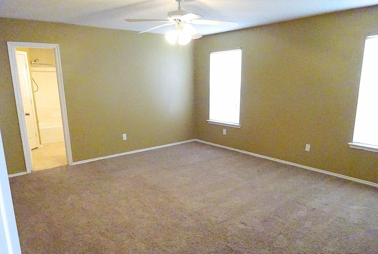 1618 75th Street Lubbock, TX 79423 - Photo 5 of 9 3