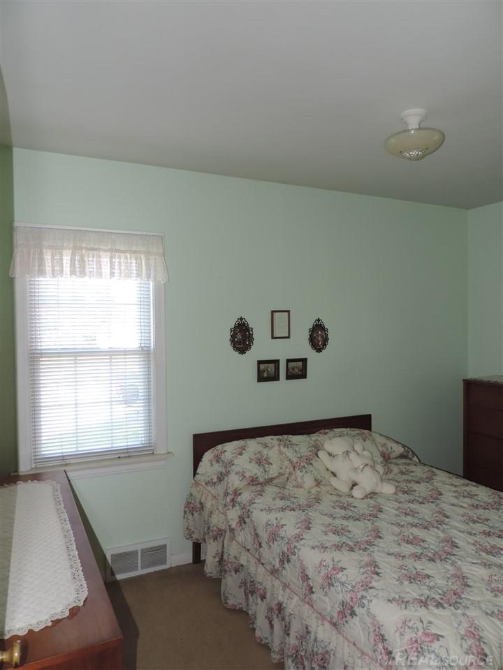 35746 Utica Road Clinton Township, MI 48035 - Photo 6 of 22