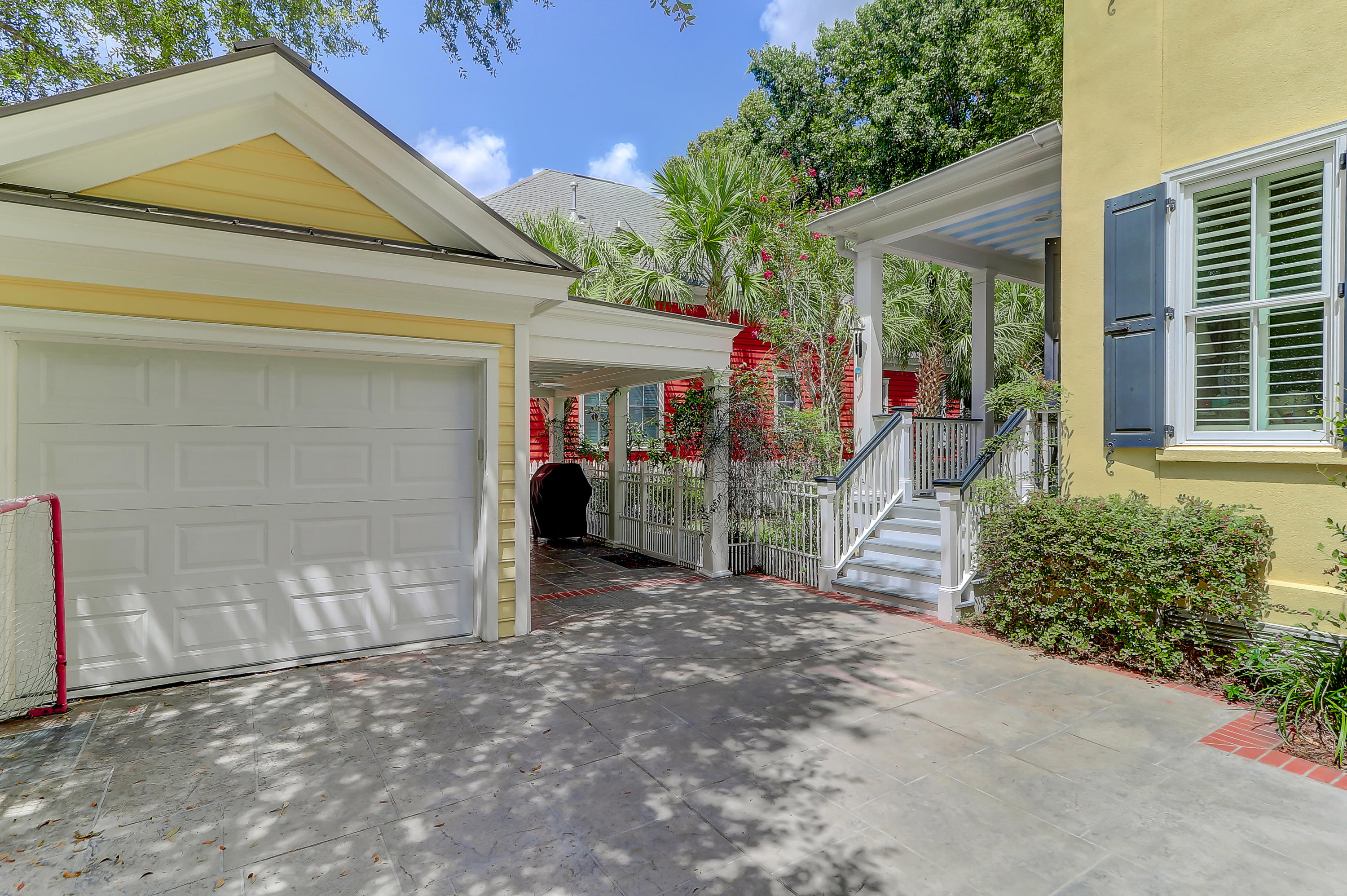 129 Jakes Lane Mount Pleasant, SC 29464 - Photo 5 of 27 129 Jakes (5)