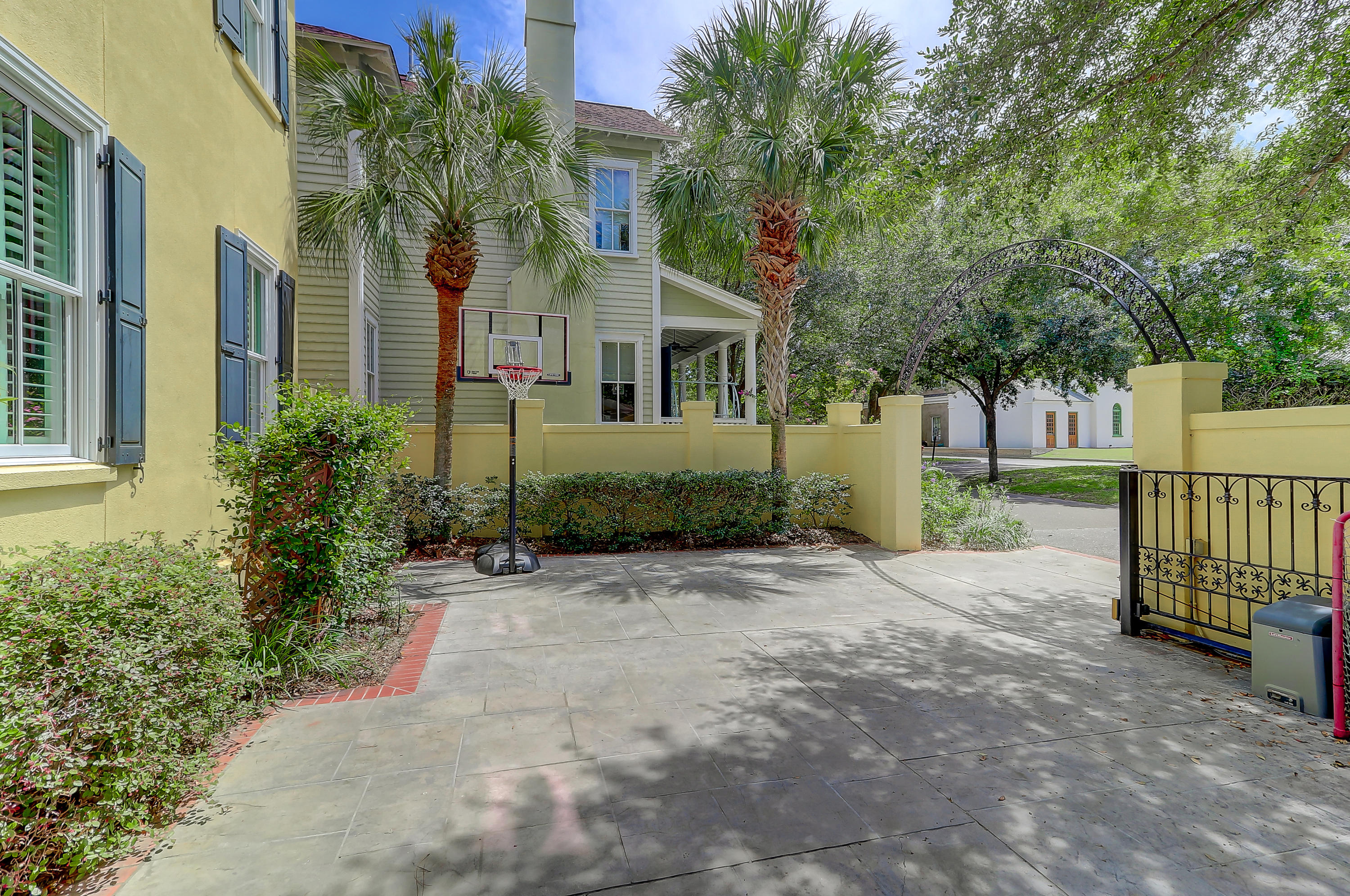 129 Jakes Lane Mount Pleasant, SC 29464 - Photo 9 of 27 129 Jakes (11)