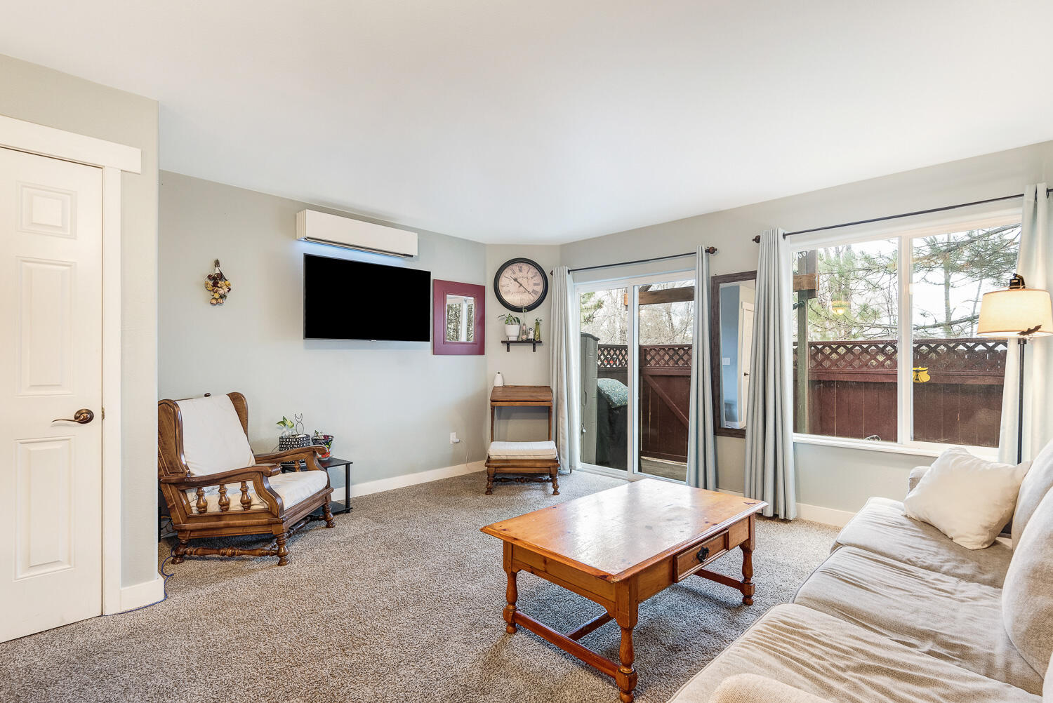 2610 Southwest 23rd Street, Unit 1 Redmond, OR 97756 - Photo 6 of 20 OReilly_20260126_7_423993_72ppi