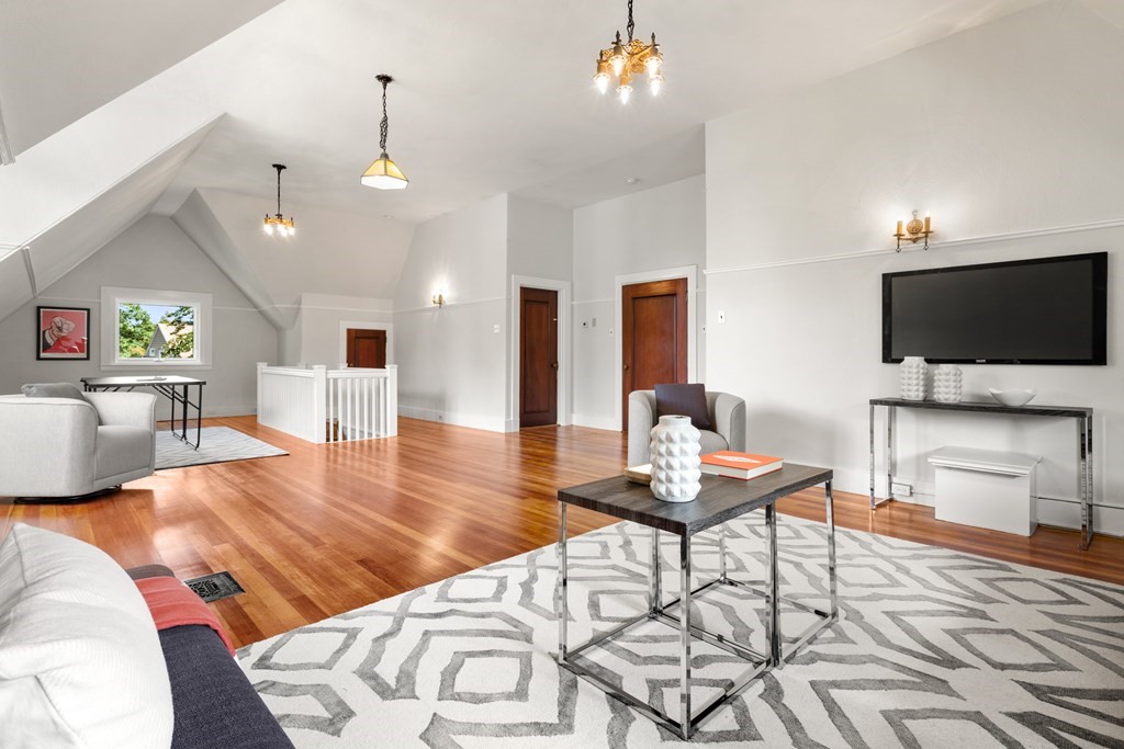 101 Dean Road Brookline, MA 02445 - Photo 20 of 31