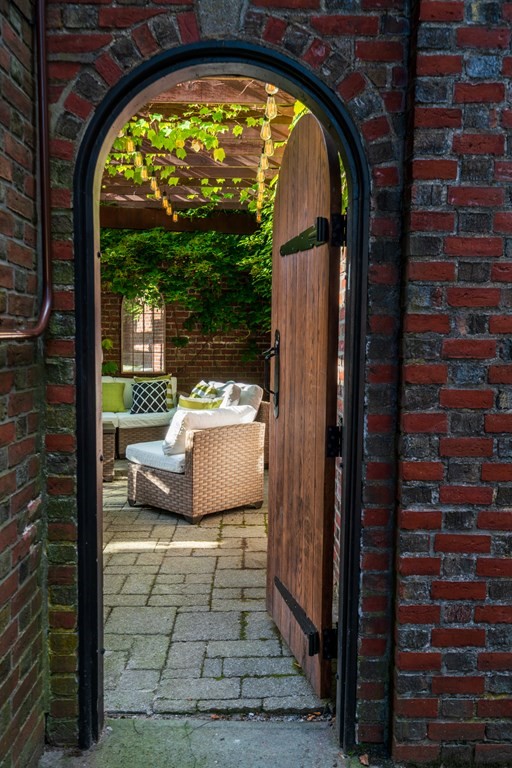 101 Dean Road Brookline, MA 02445 - Photo 26 of 31