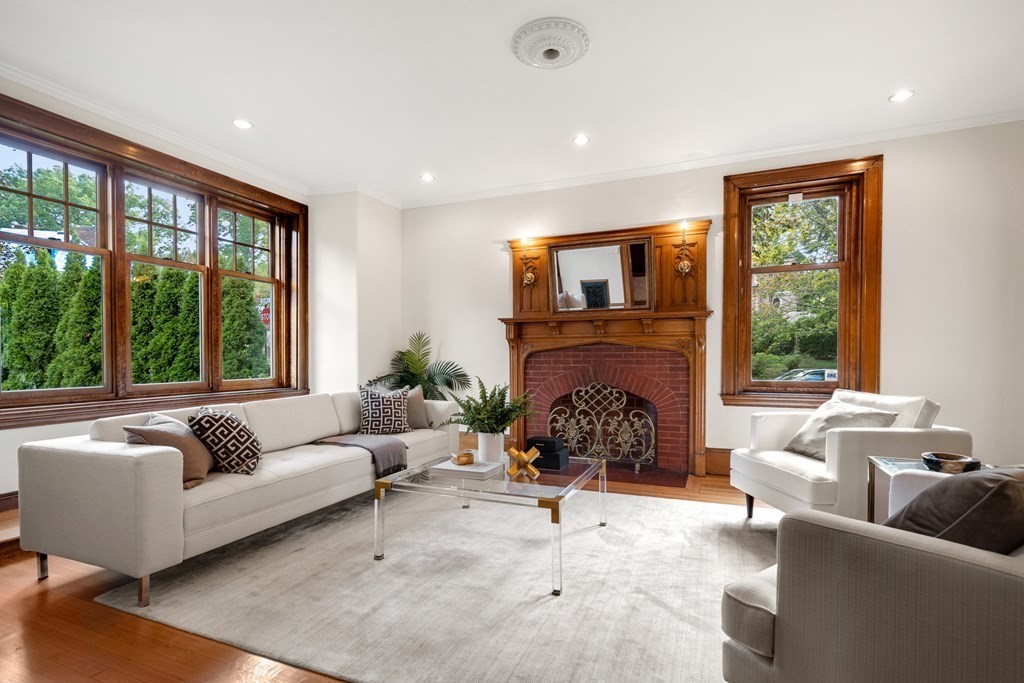 101 Dean Road Brookline, MA 02445 - Photo 3 of 31