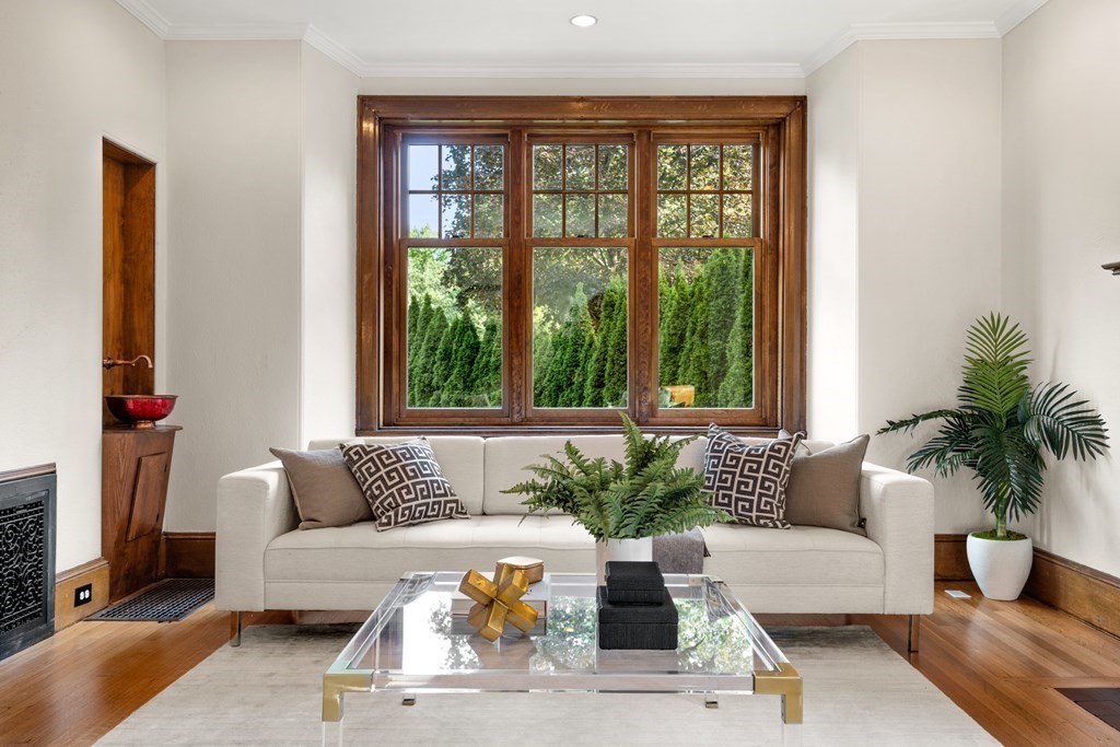 101 Dean Road Brookline, MA 02445 - Photo 4 of 31