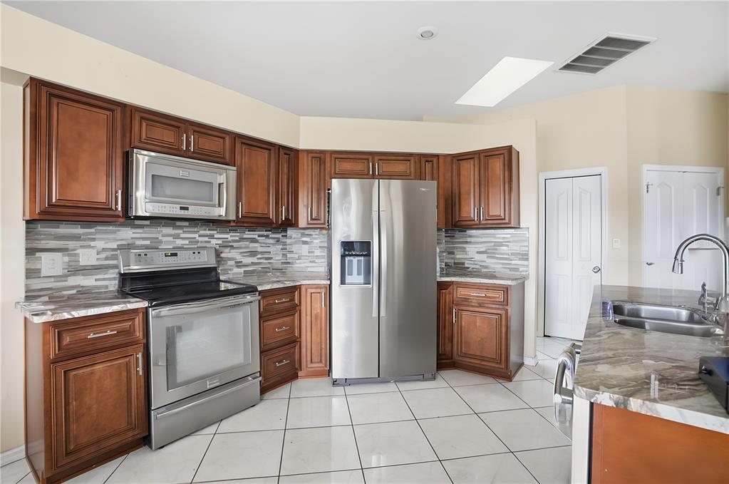 3352 St Ives Boulevard Spring Hill, FL 34609 - Photo 6 of 21