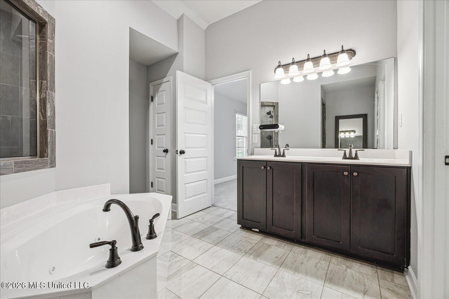 8069 Aiden Road Southaven, MS 38671 - Photo 16 of 26 16-3123433ah-16-8069 Aiden Rd