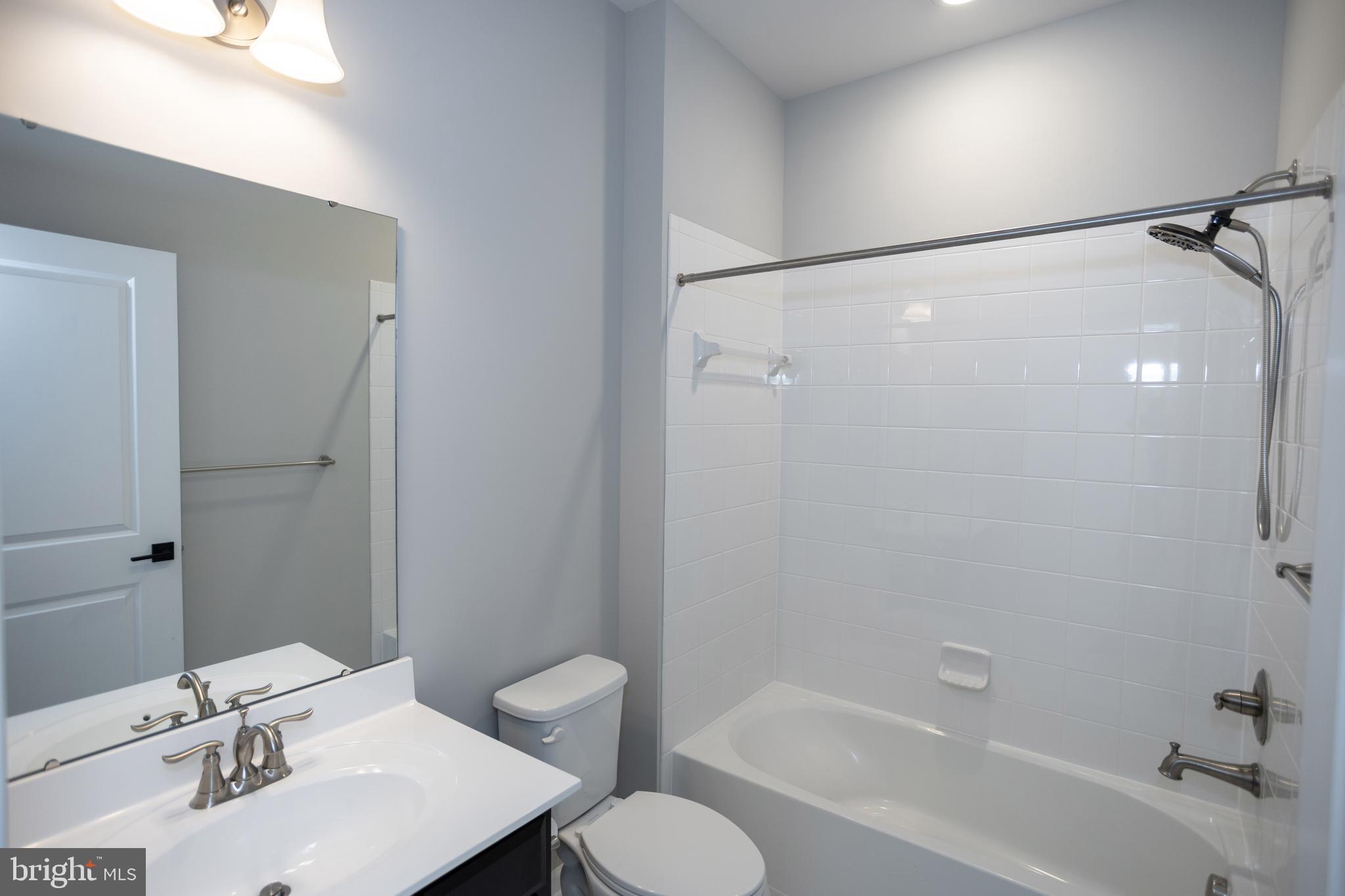 2023 Serviceberry Road Dumfries, VA 22026 - Photo 42 of 55 Full bathroom