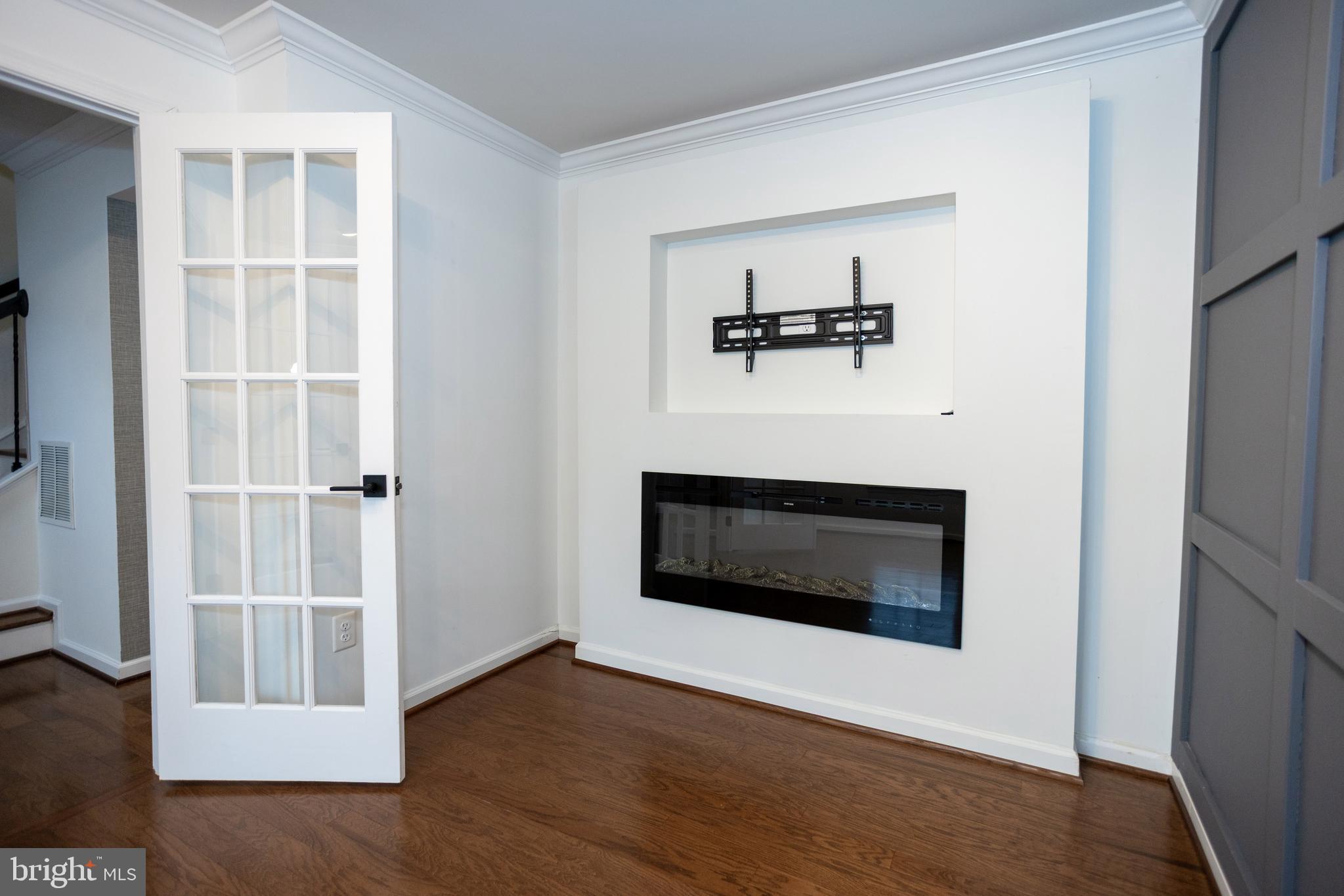 2023 Serviceberry Road Dumfries, VA 22026 - Photo 7 of 55 Office1.2