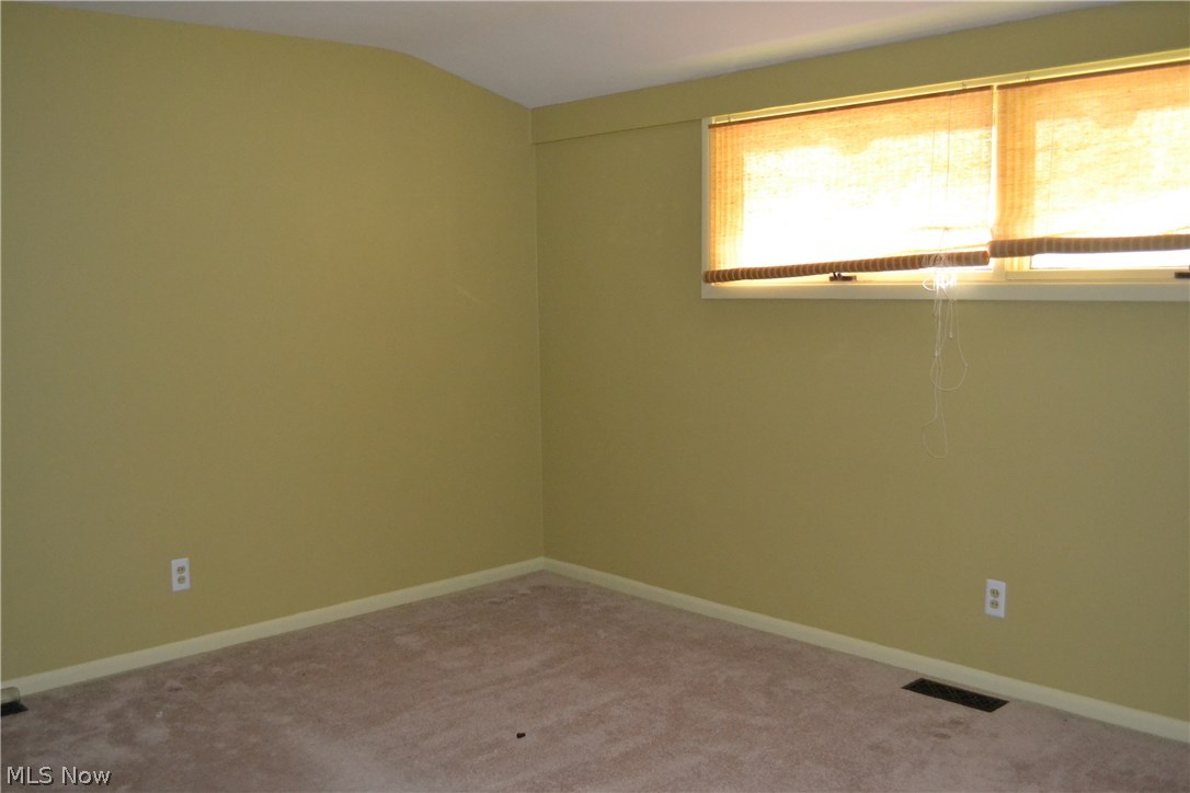 908 Bell Road Chagrin Falls, OH 44022 - Photo 5 of 16 Gallery Image 5