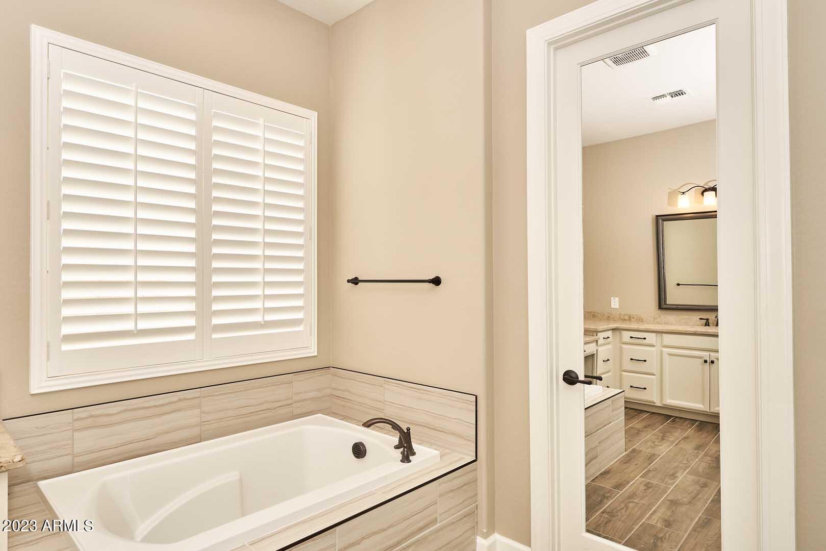 22308 East Maya Road Queen Creek, AZ 85142 - Photo 12 of 28 Owners Tub