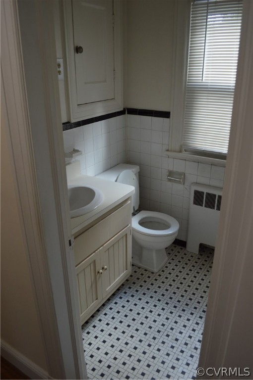 2825 Dumbarton Road Henrico, VA 23228 - Photo 35 of 50 Upstairs hall bath