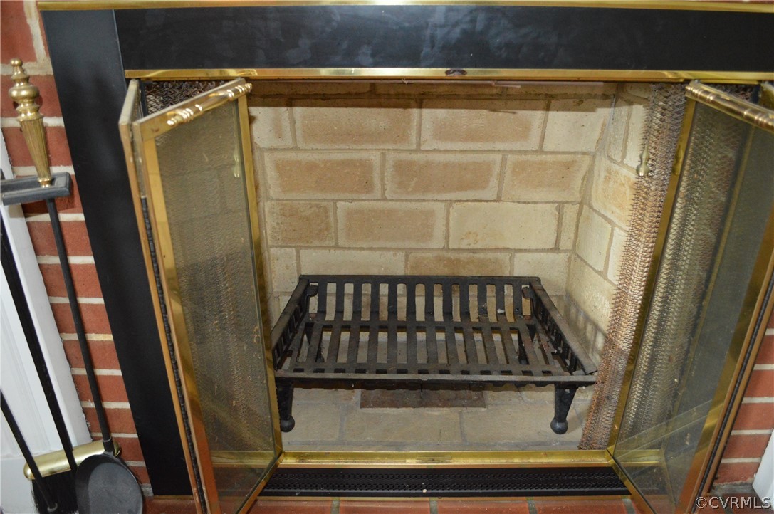 2825 Dumbarton Road Henrico, VA 23228 - Photo 42 of 50 Fireplace appears to have never been used!