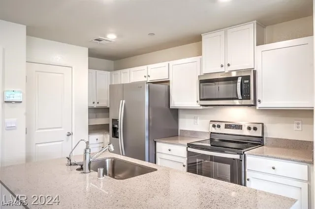 $1,950 | 4423 Honey Hls Avenue, Las Vegas, NV 89141