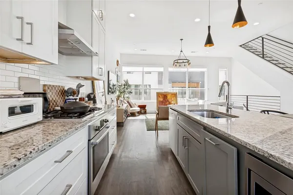 $3,200 | 2319 Kirby Street, Unit 102, Dallas, TX 75204