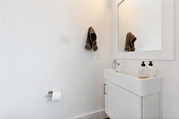 $3,200 | 2319 Kirby Street, Unit 102, Dallas, TX 75204