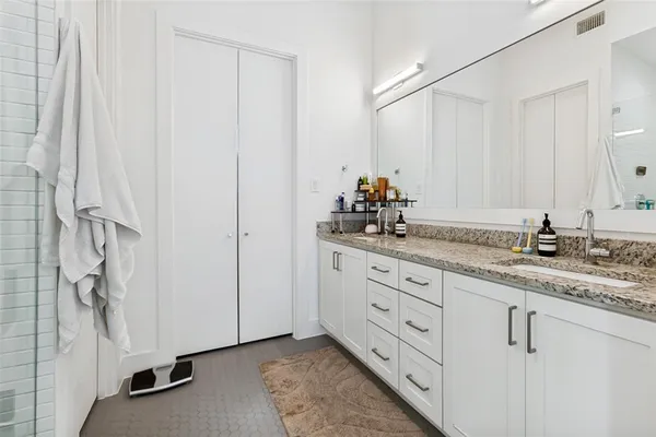$3,200 | 2319 Kirby Street, Unit 102, Dallas, TX 75204