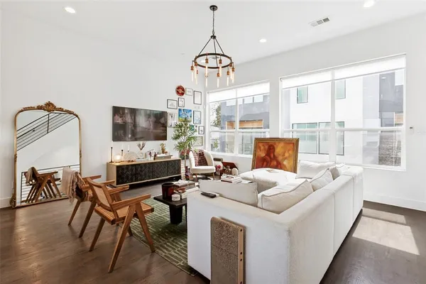 $3,200 | 2319 Kirby Street, Unit 102, Dallas, TX 75204
