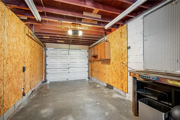 $2,295 | 3909 West Iowa Avenue, Tampa, FL 33616
