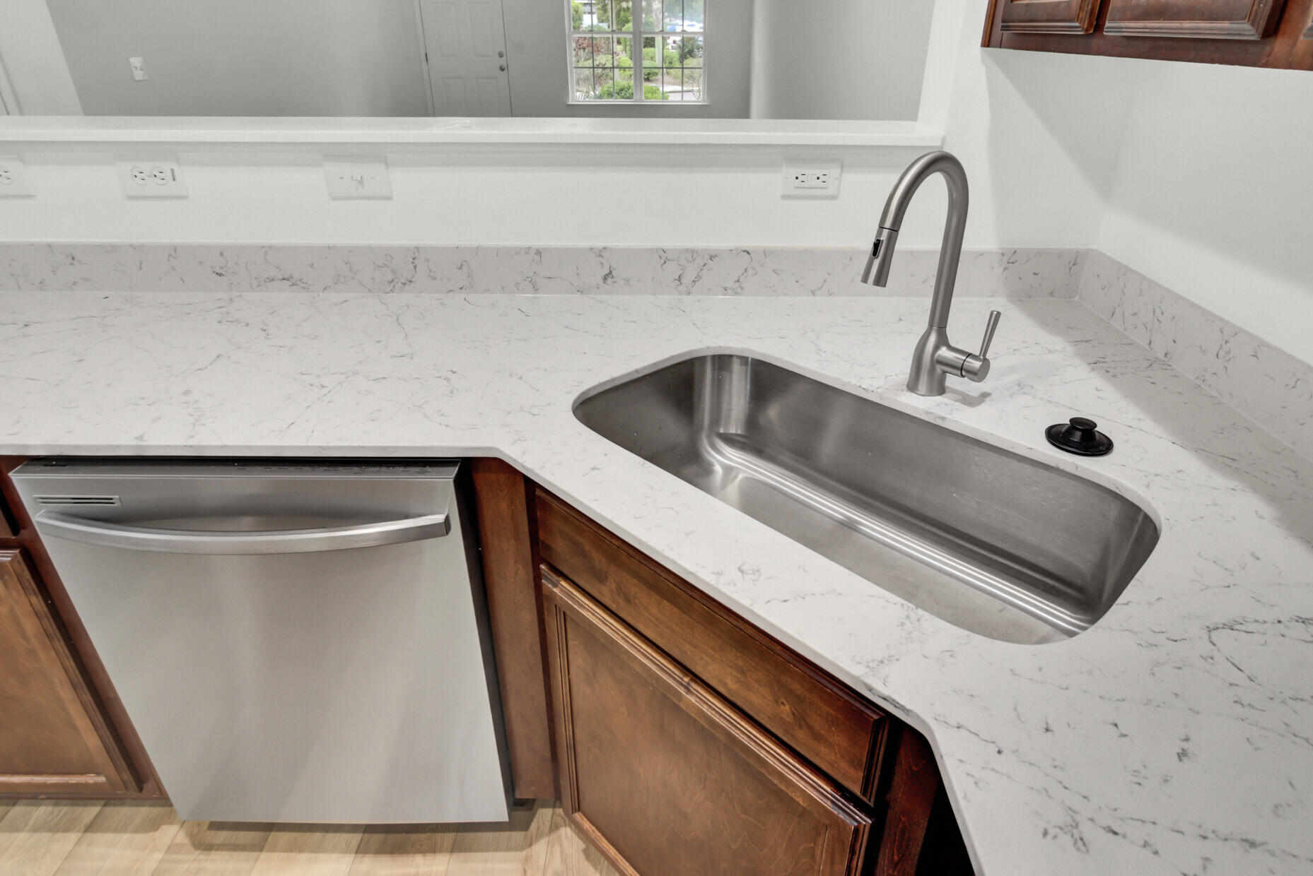 1402 Poplar Grove Place Summerville, SC 29483 - Photo 14 of 42 19_19_mls