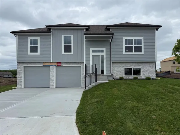$350,000 | 680 South Tybrook Avenue, Independence, MO 64056