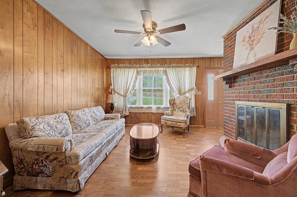 6921 Ivanhoe Road Ivanhoe, VA 24350 - Photo 25 of 76 Gallery Image 25