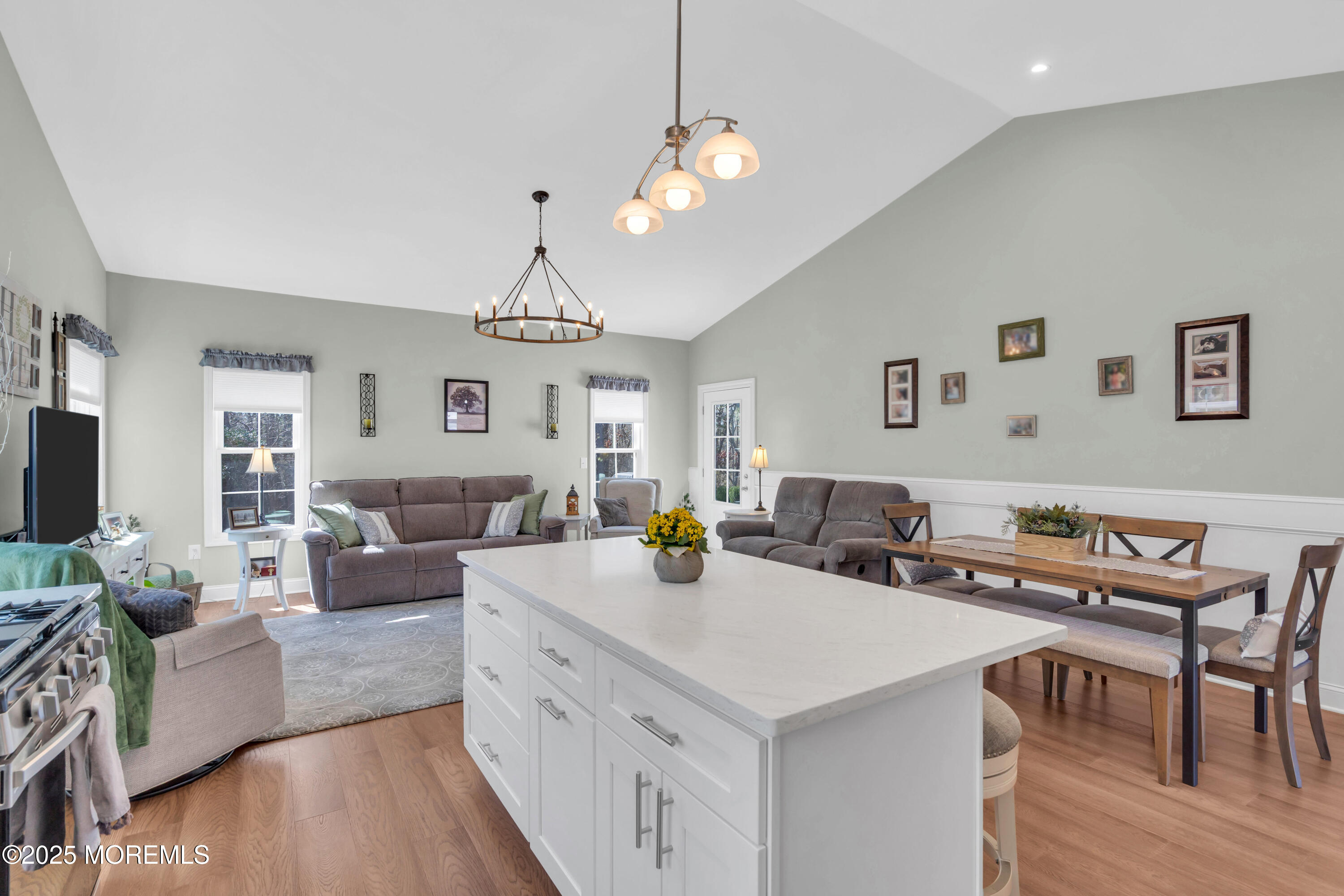 27 Molly Lane Brick, NJ 08723 - Photo 10 of 27 010_dsc06212_243