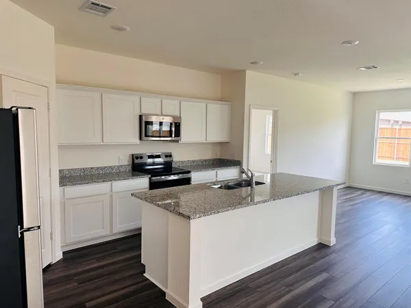$2,250 | 1217 Herring Drive, Forney, TX 75126