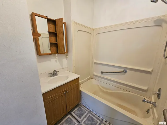 $97,000 | 318 Catherine Street, Pekin, IL 61554