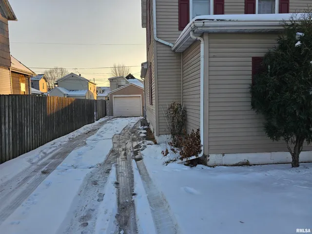 $97,000 | 318 Catherine Street, Pekin, IL 61554