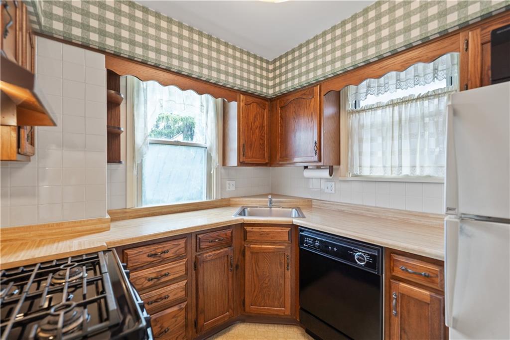 3418 Middletown Road Pittsburgh, PA 15204 - Photo 12 of 38 Gallery Image 12
