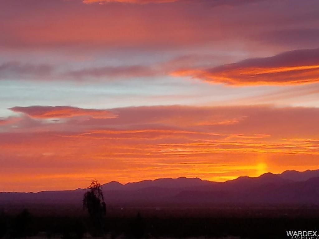 5870 Muscovite Road Golden Valley, AZ 86413 - Photo 1 of 21 a view of an ocean