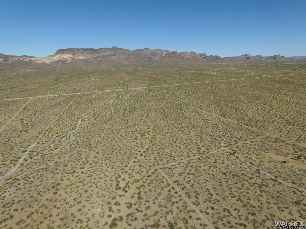 5870 Muscovite Road Golden Valley, AZ 86413 - Photo 10 of 21 a view of a mountain