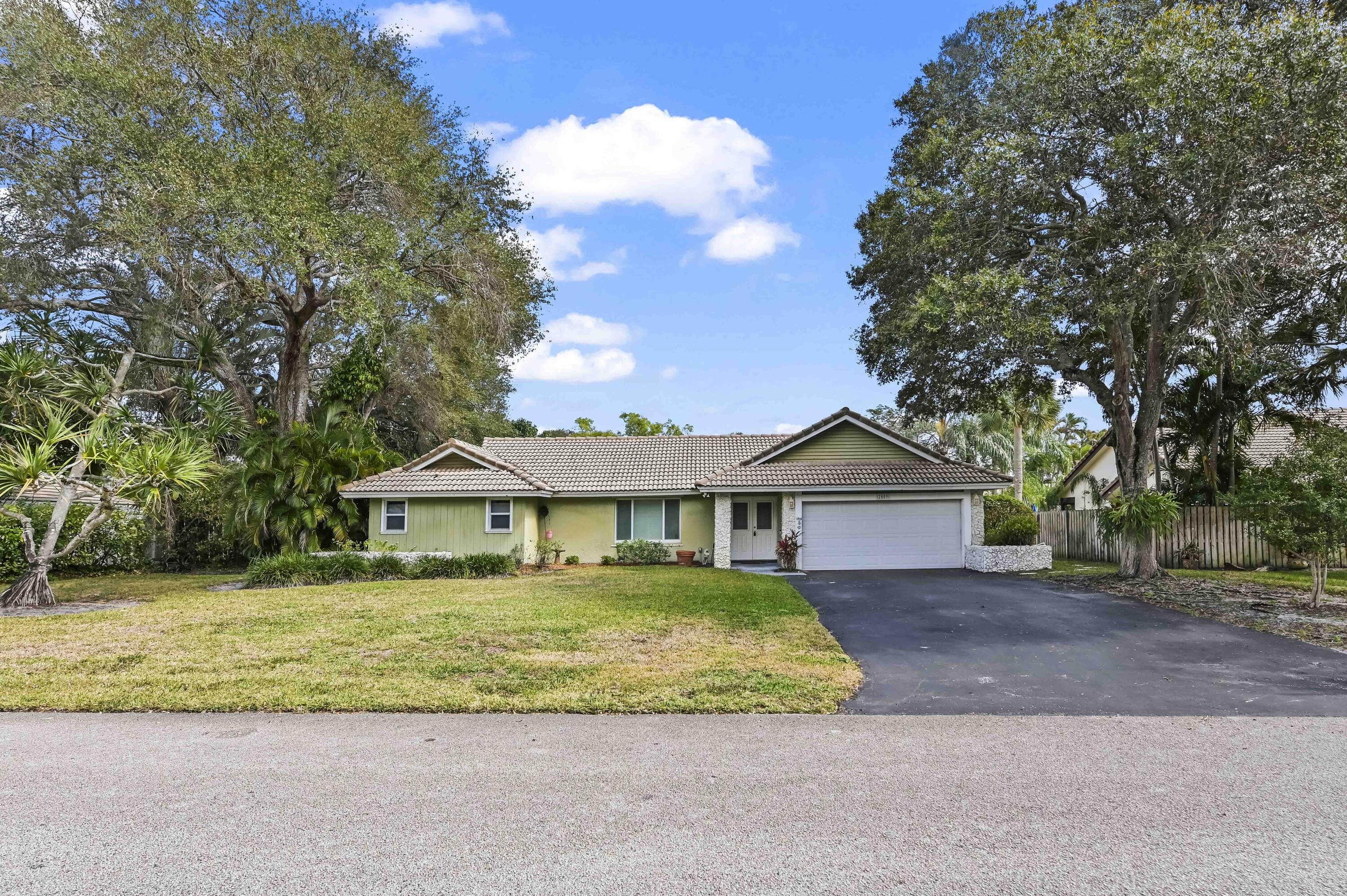 2009 Southwest 36th Avenue Delray Beach, FL 33445 - Photo 1 of 38 01 Front 01