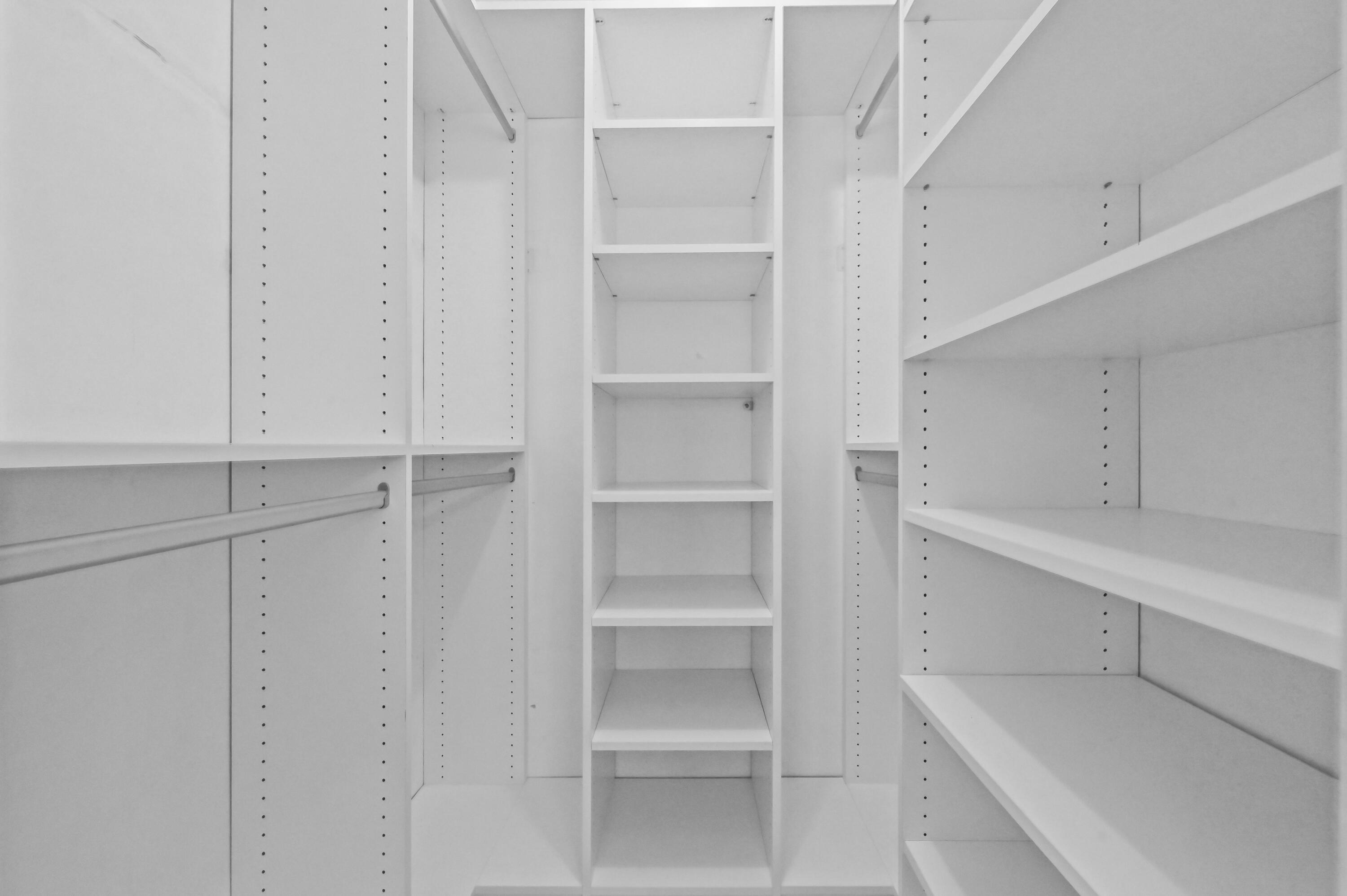 2009 Southwest 36th Avenue Delray Beach, FL 33445 - Photo 24 of 38 22 Closet 01
