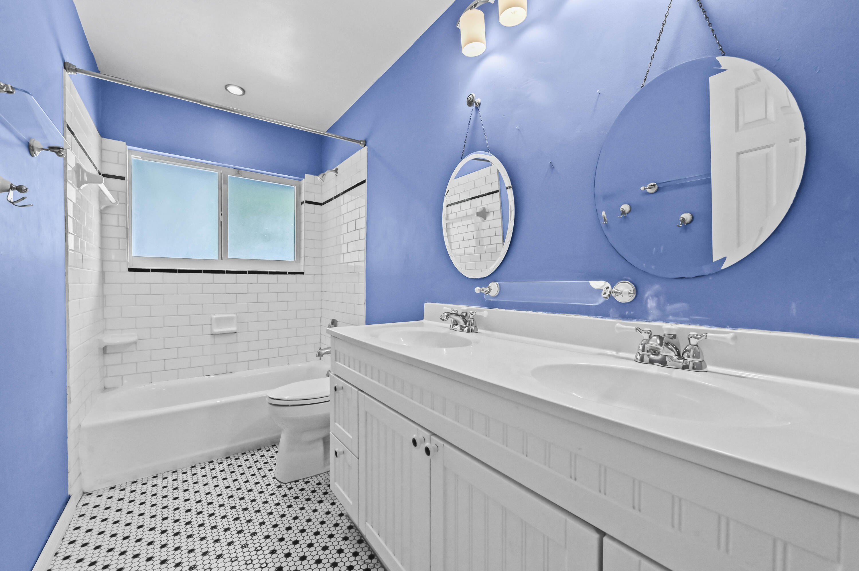 2009 Southwest 36th Avenue Delray Beach, FL 33445 - Photo 25 of 38 23 Bathroom 01