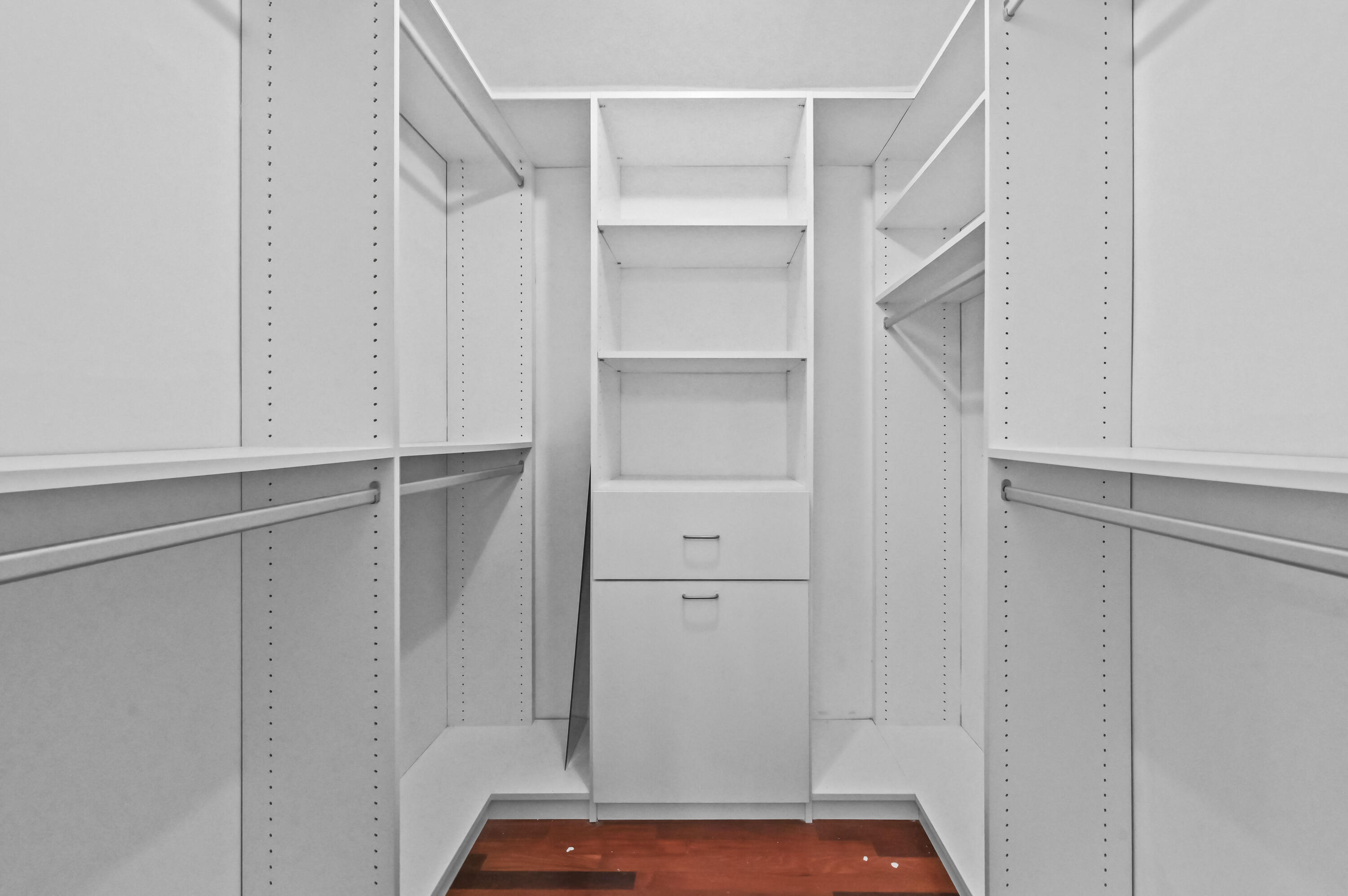 2009 Southwest 36th Avenue Delray Beach, FL 33445 - Photo 29 of 38 27 Closet 01