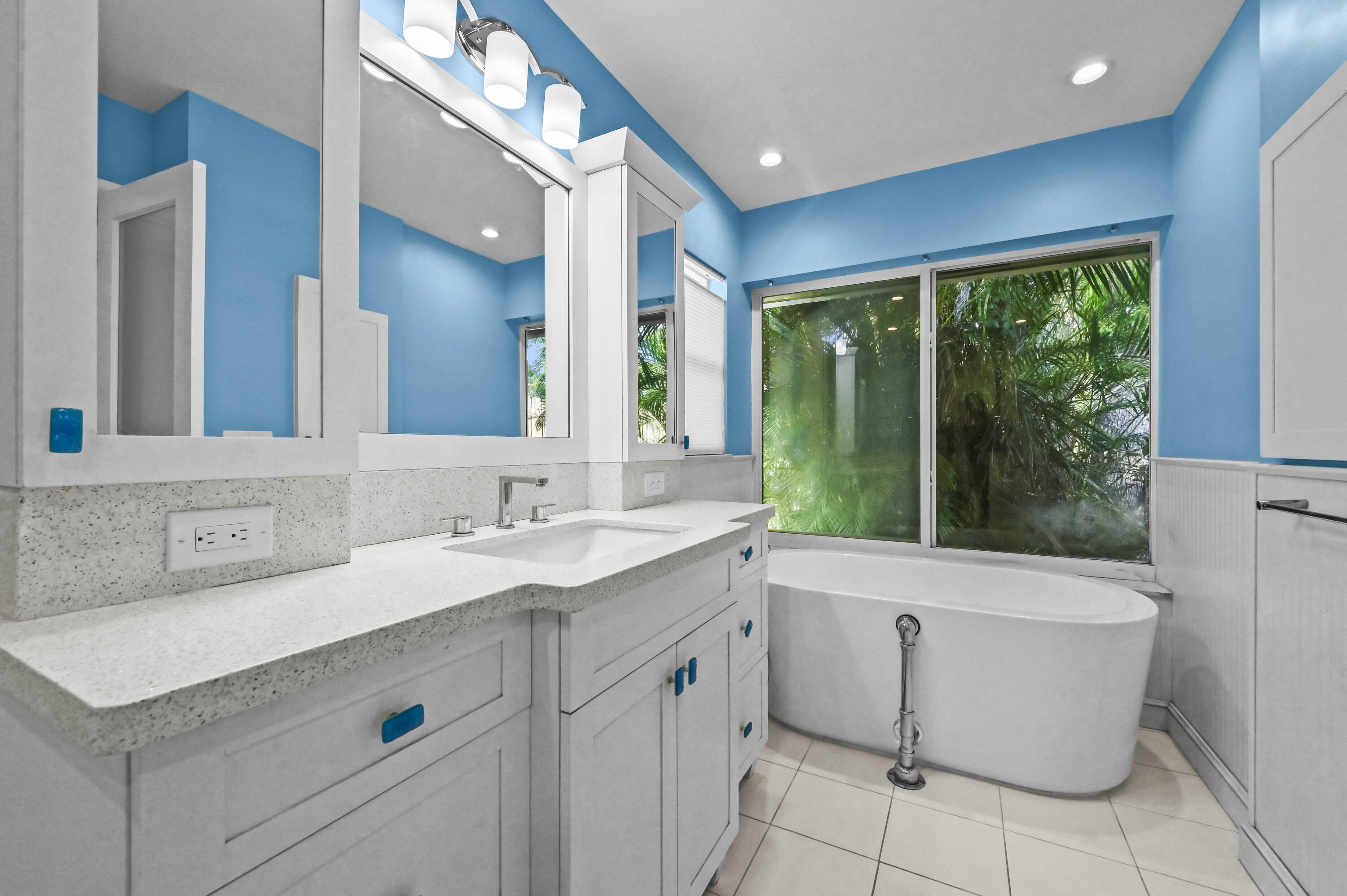 2009 Southwest 36th Avenue Delray Beach, FL 33445 - Photo 31 of 38 29 Bathroom 01