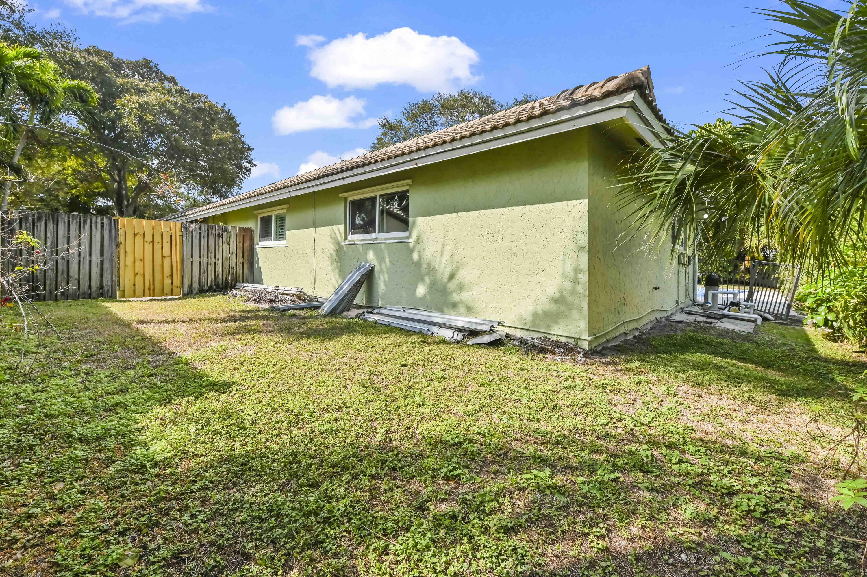 2009 Southwest 36th Avenue Delray Beach, FL 33445 - Photo 38 of 38 37 Rear 02
