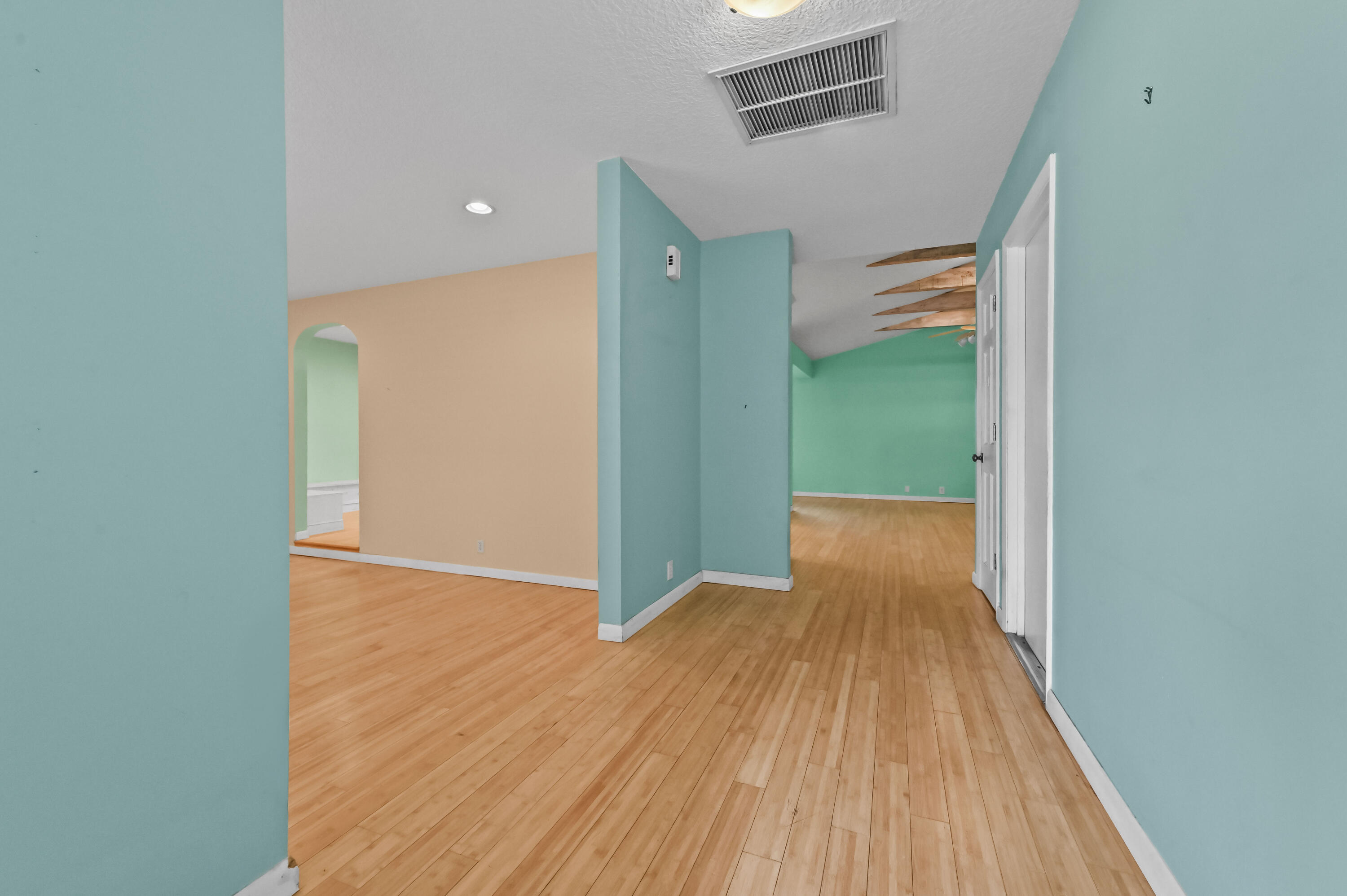 2009 Southwest 36th Avenue Delray Beach, FL 33445 - Photo 8 of 38 04 Entry 01