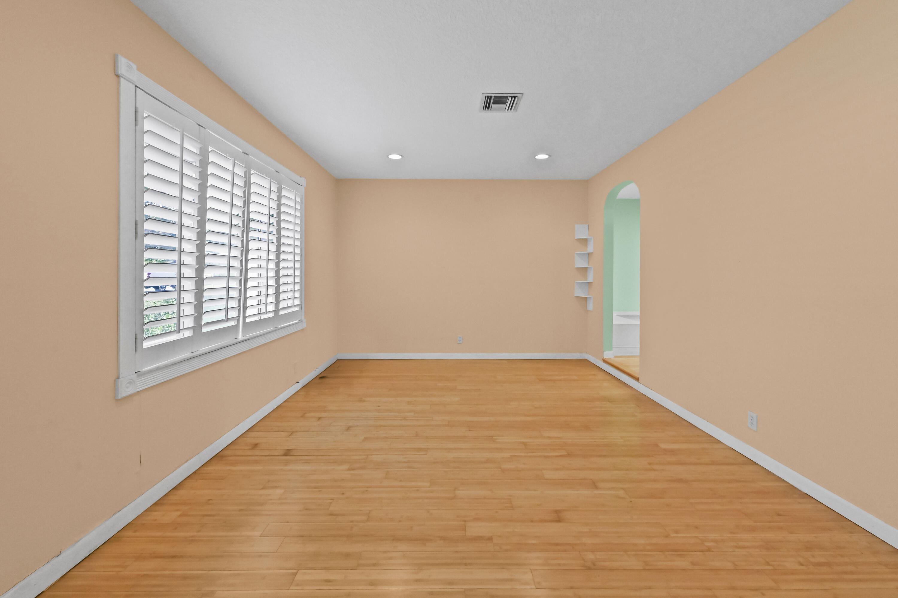 2009 Southwest 36th Avenue Delray Beach, FL 33445 - Photo 9 of 38 05 Family Room 01