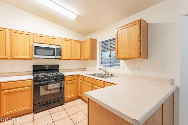 $1,700 | 701 West Shannons Way, Coolidge, AZ 85128