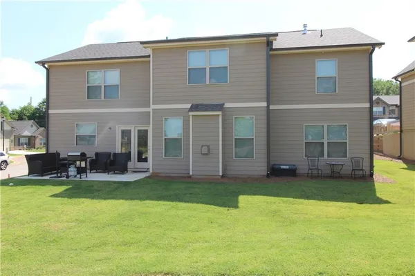 $2,300 | 5729 Shore Isle Court, Flowery Branch, GA 30542