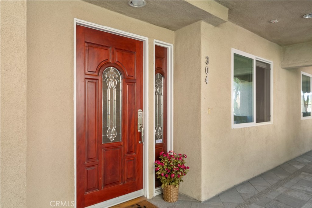 6221 Monterey Road, Unit 304 Highland Park, CA 90042 - Photo 2 of 33 a front view of a house