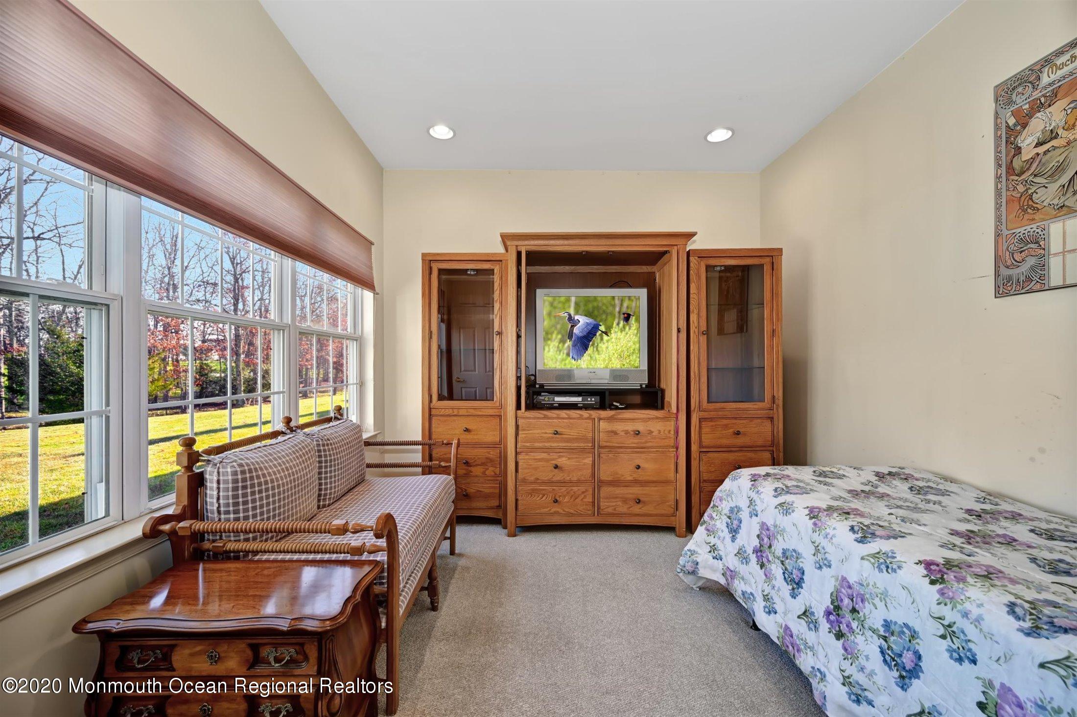 9 Pine Valley Road Jackson, NJ 08527 - Photo 16 of 45 16-Office